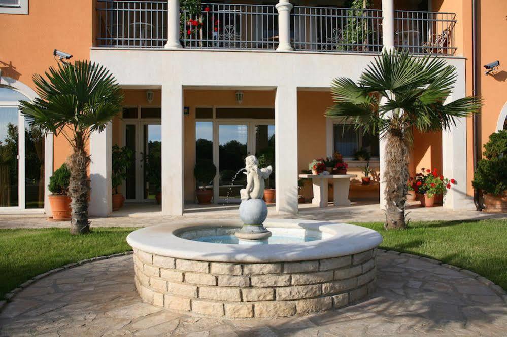 מדולין Villa Vizula מראה חיצוני תמונה